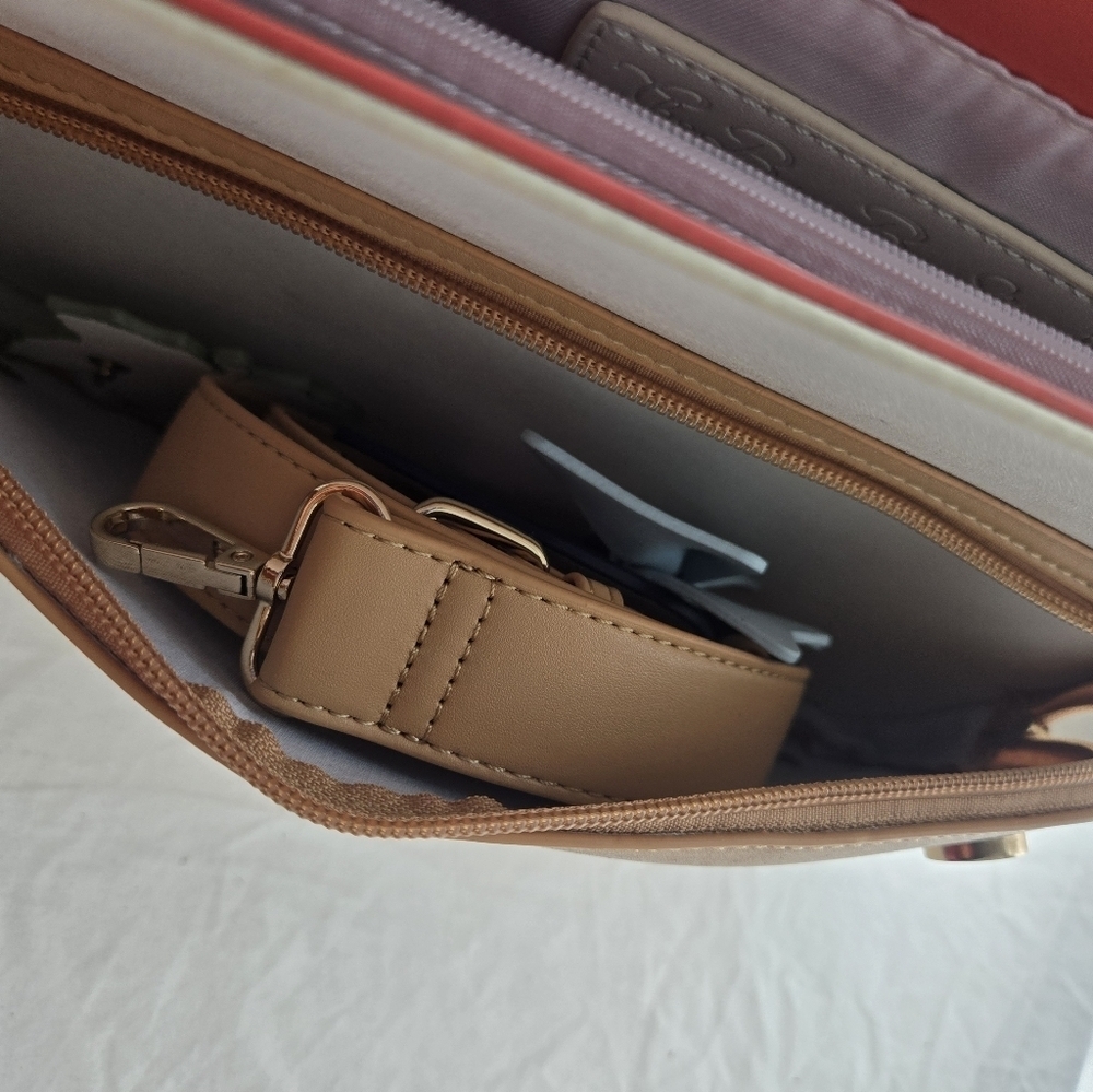 BunBun Shop Adorable Satchel - Picture 15 of 16